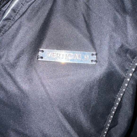 Gorgeous black ski type jacket - Picture 7 of 7